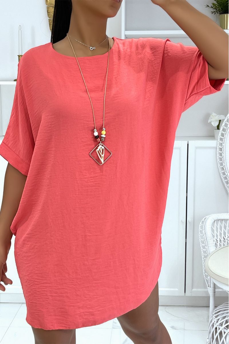 Oversized top / Loose coral tunic with mid-length sleeves, round neck and pretty bohemian-effect necklace - 4