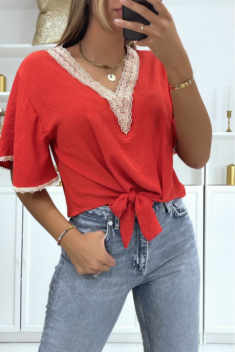 Rode top met halve mouwen en gouden draaddetails, oosterse stijl - 2 Rode top met halve mouwen en gouden draaddetails, oosterse stijl - 2