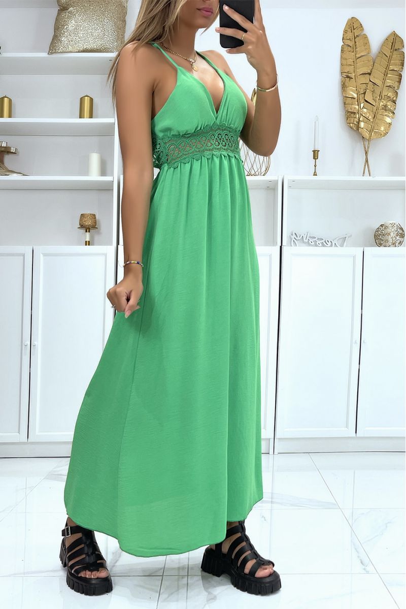 Lange groene jurk met V-hals, bandjes en mooi kant onder de buste - 2