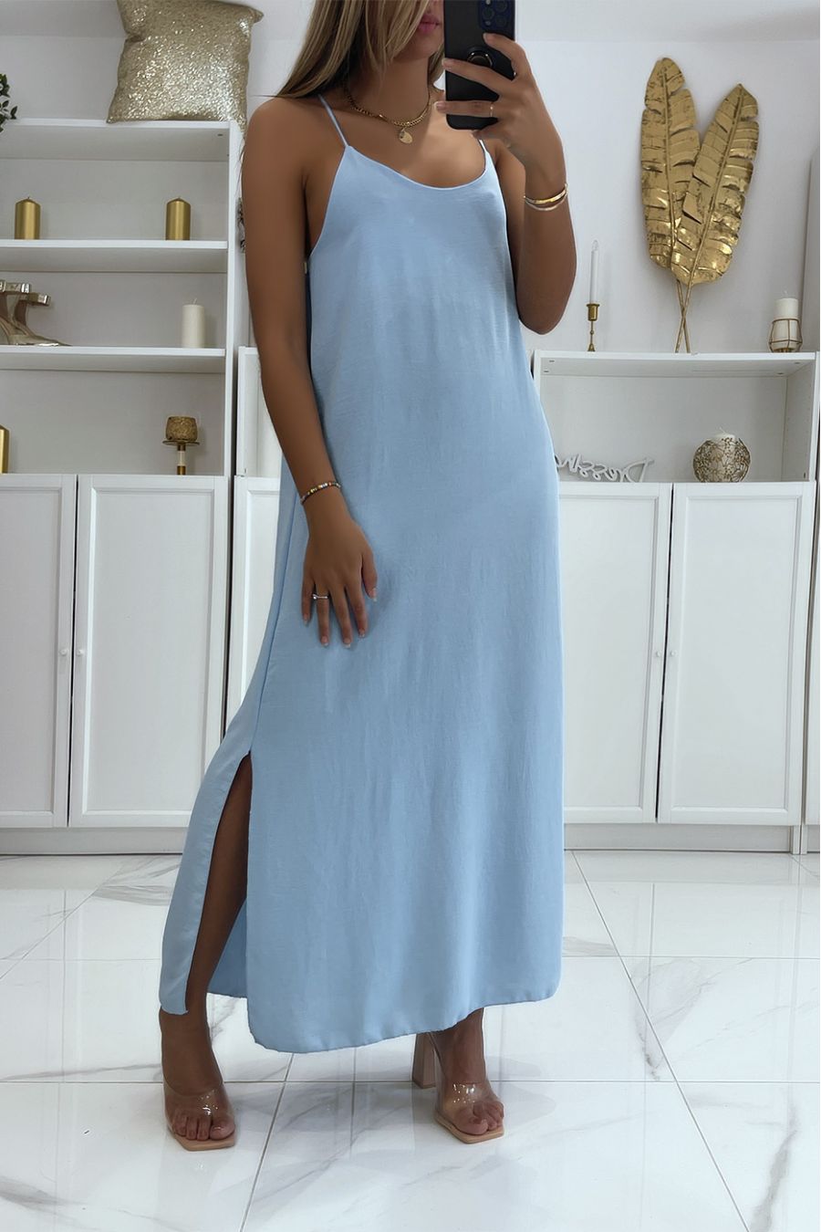Robe simple turquoise longue et fendue sur le coté à bretelles fines et légèrement décolletée  - 1