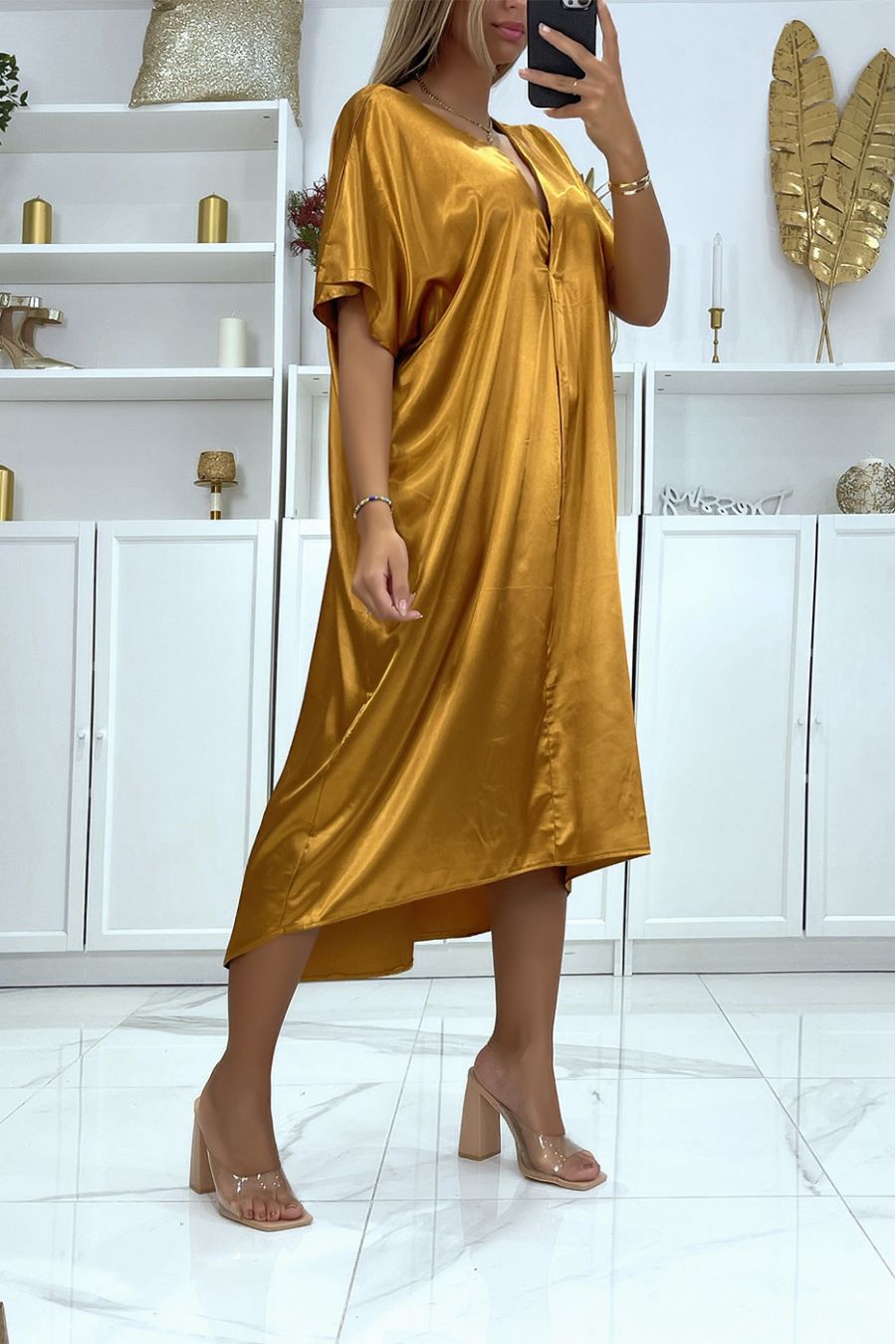 Mid-length loose bronze satin V-neck dress - 3