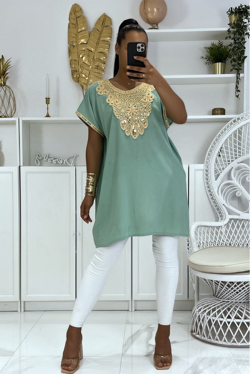 Green moroccan collar tunic with sublime sequined accessory - 3