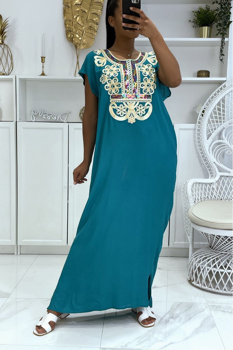 Lange jurk, groene djellaba met mooi oosters patroon versierd met strass - 1