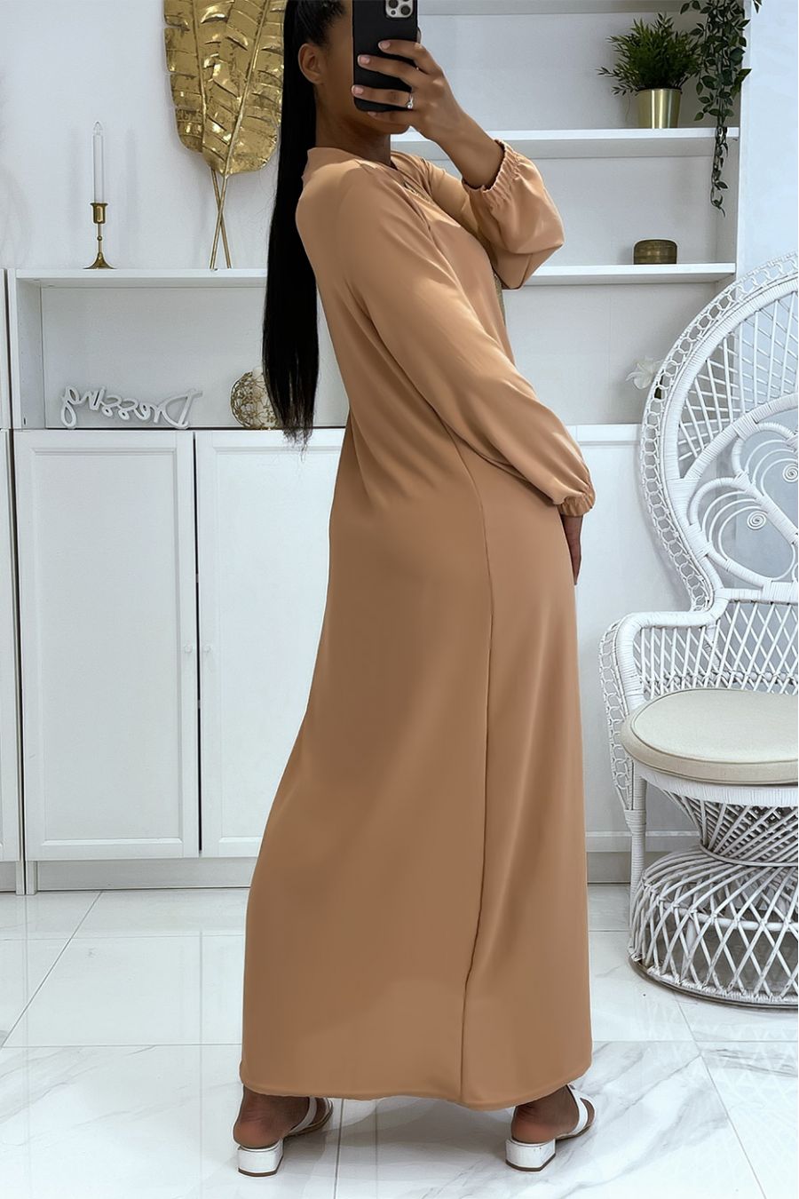 Pale pink dress with long sleeves and gold embroidered collar - 3