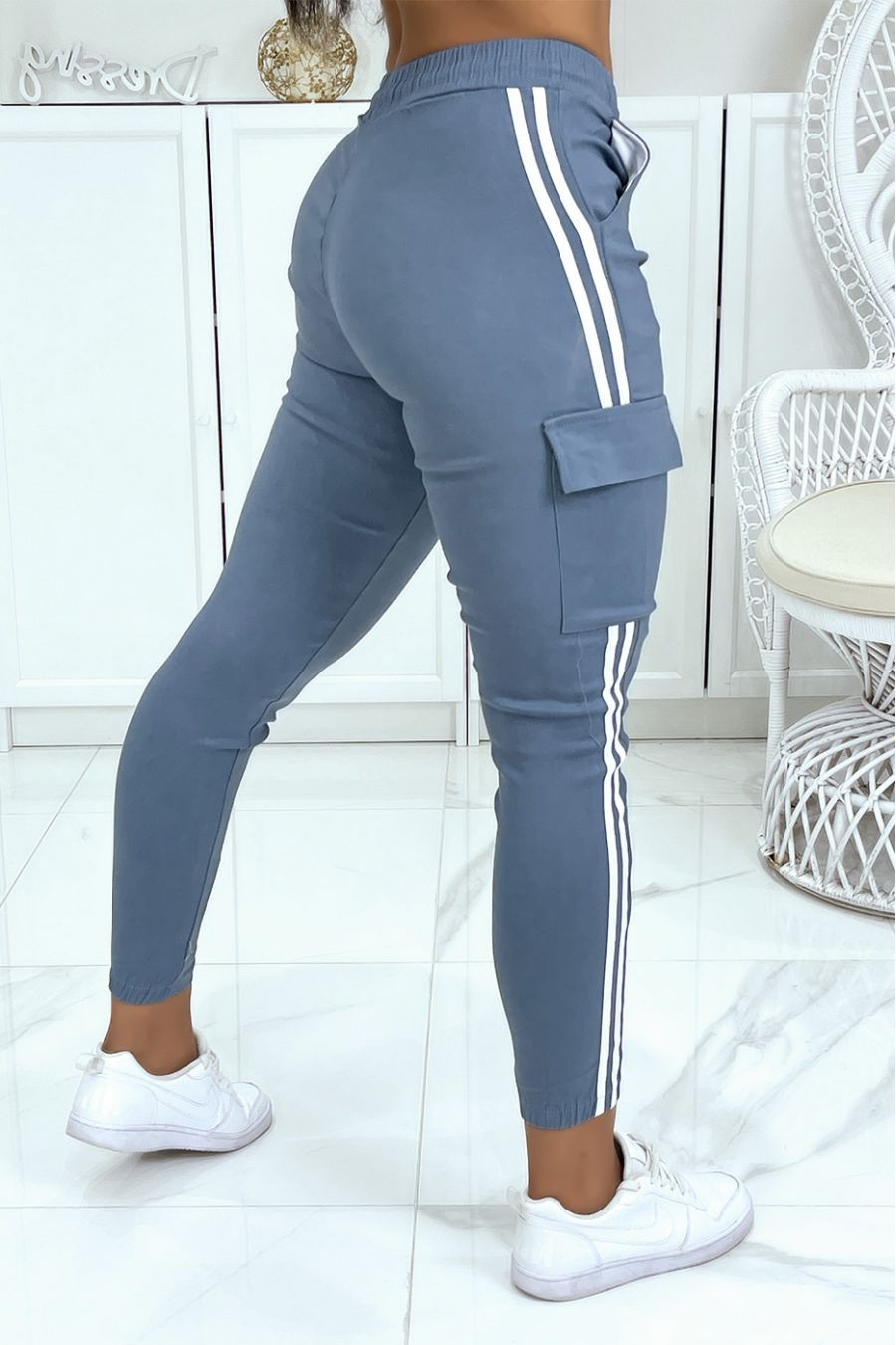 Blauwe jegging met witte strepen en zakken - 4