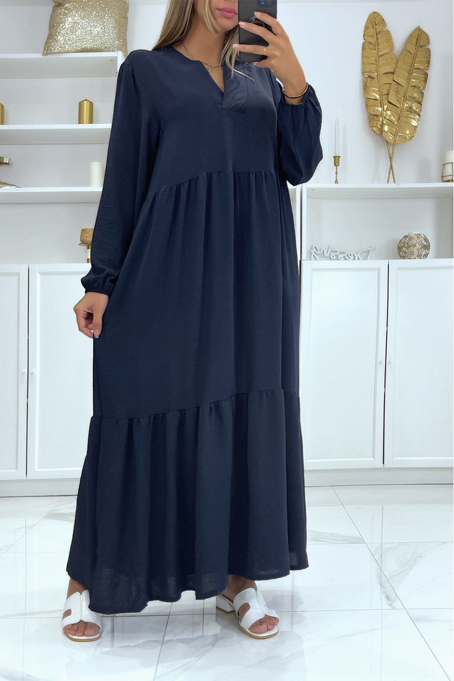 Longue robe over size marine en col V avec volant  - 1