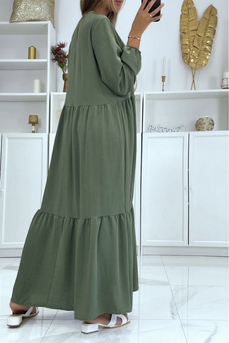 Long oversized khaki V-neck dress with flounce - 3