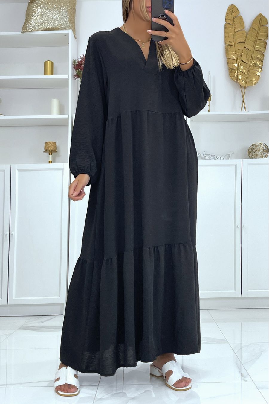Longue robe over size noire en col V avec volant  - 3