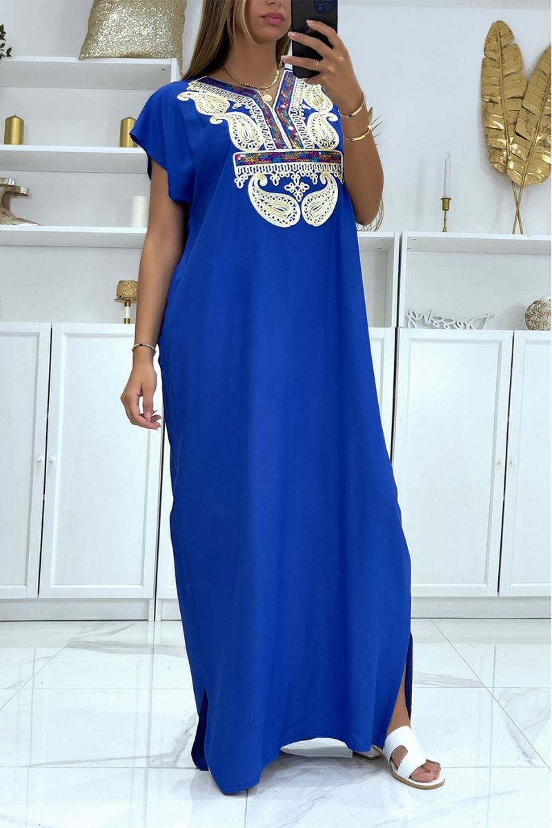 Long royal djellaba dress with pretty embroidered pattern on the collar adorned with rhinestones - 2