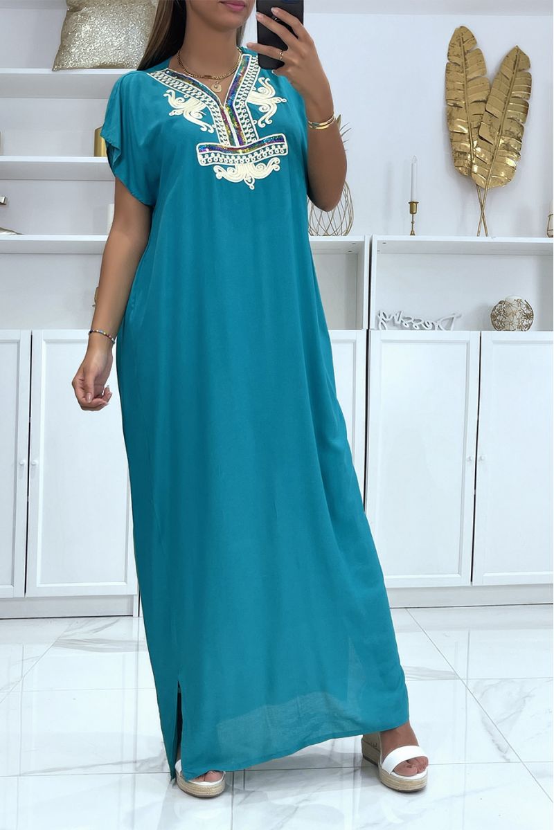 Green djellaba dress very comfortable to wear with pretty embroidered pattern on the collar adorned with rhinestones - 2
