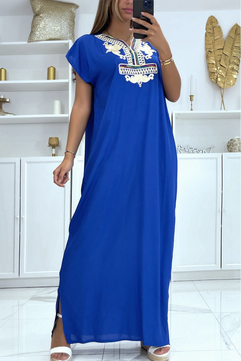 Royal djellaba jurk zeer comfortabel om te dragen met mooi geborduurd patroon op de kraag versierd met strassteentjes - 1
