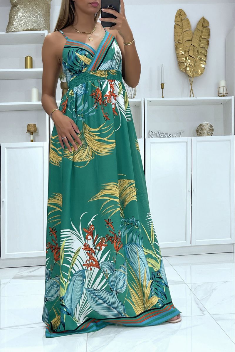 Zeer chique lange jurk met bloemmotief op groene achtergrond - 2