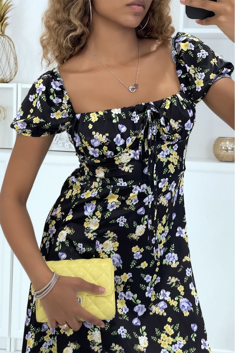 Robe noire satinée motif floral à col bardot et fente sur un côté - 2