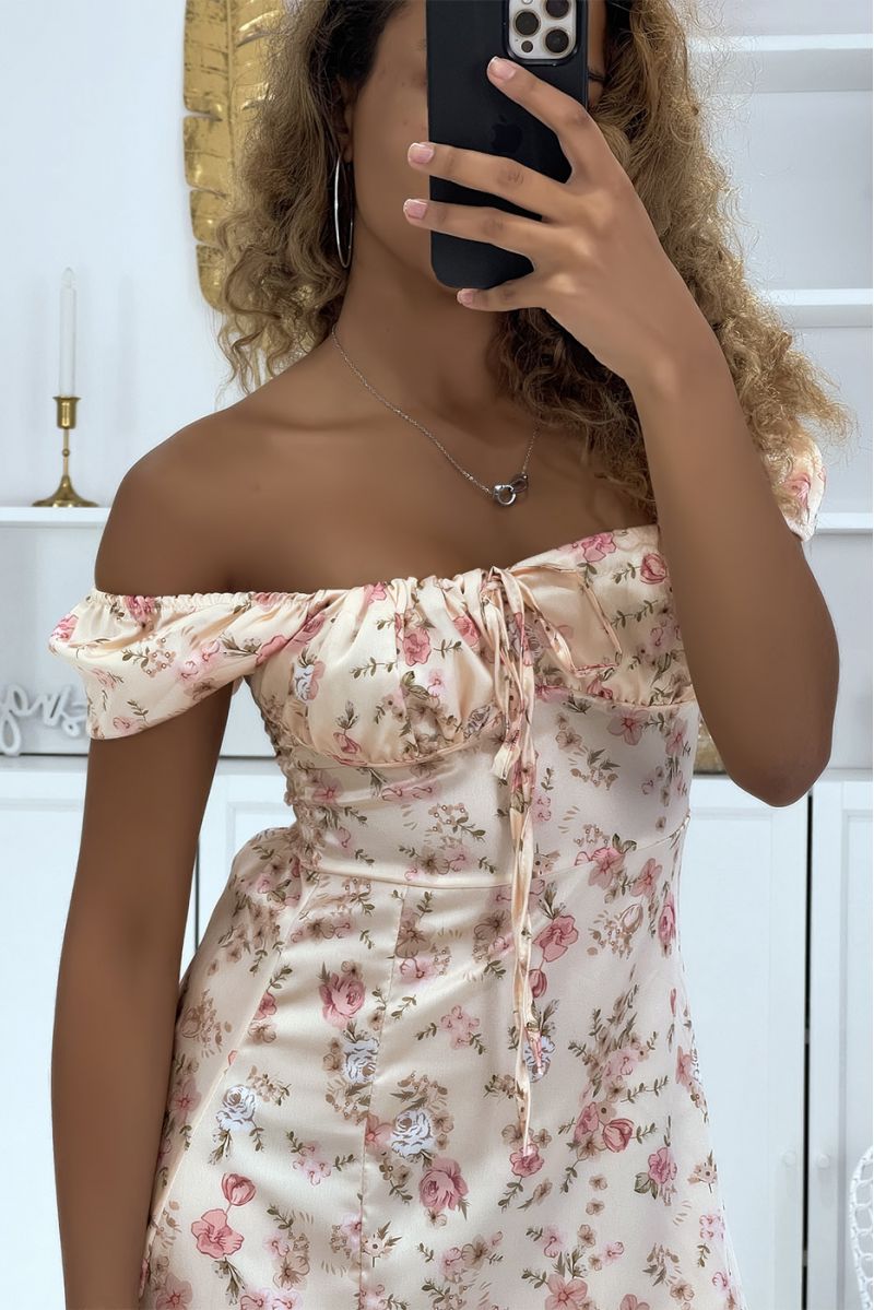 Robe beige satinée motif floral à col bardot et fente sur un côté - 3