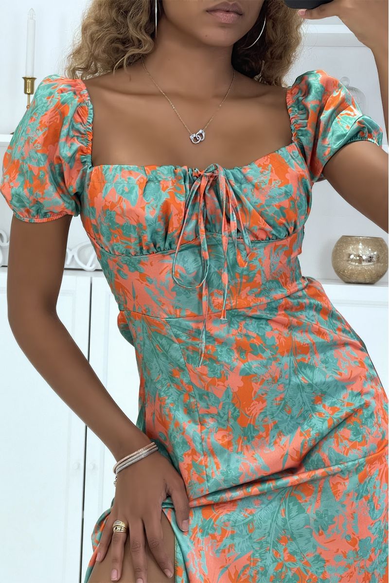 Robe verte et orange satinée motif floral à col bardot et fente sur un côté - 3