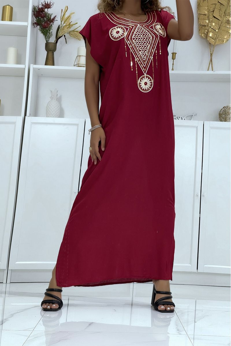 Burgundy djellaba dress very comfortable to wear with pretty embroidered pattern on the collar adorned with rhinestones - 1