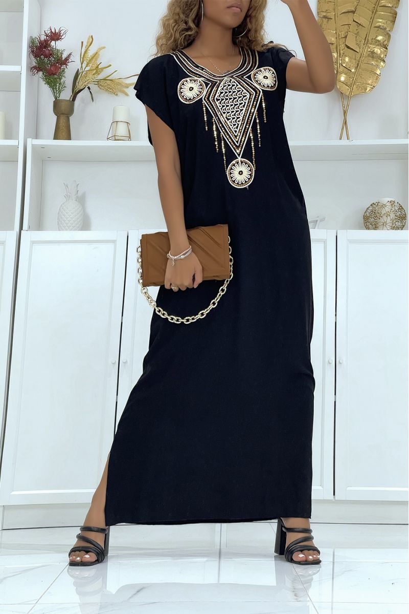Robe djellaba noir argenté très agréable à porter avec joli motif brodé au col ornée de strass - 1
