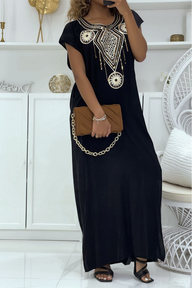 Robe djellaba noir argenté très agréable à porter avec joli motif brodé au col ornée de strass - 4