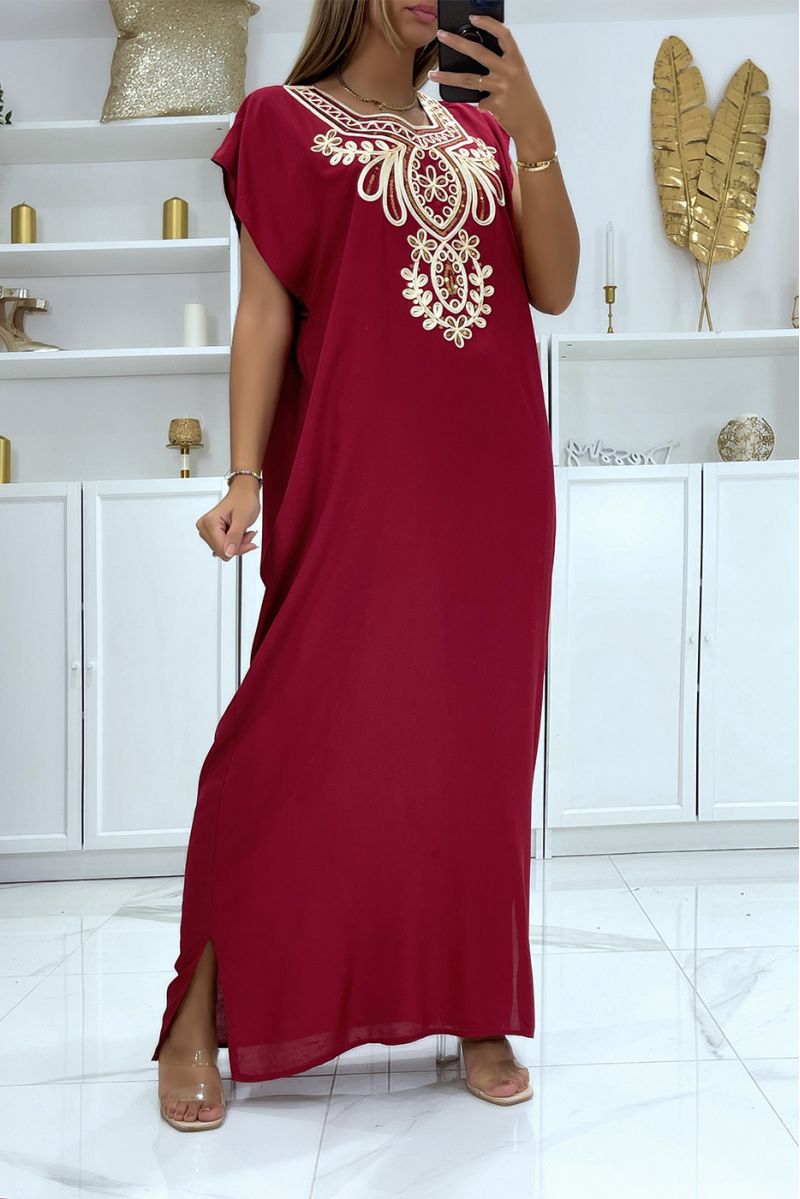 Robe djellaba bordeaux très agréable à porter avec jolie broderie et sequins    - 3