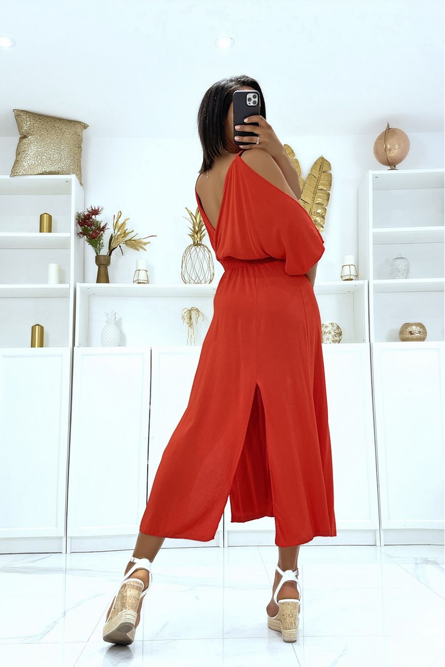 Long red V-neck dress with straps - 9