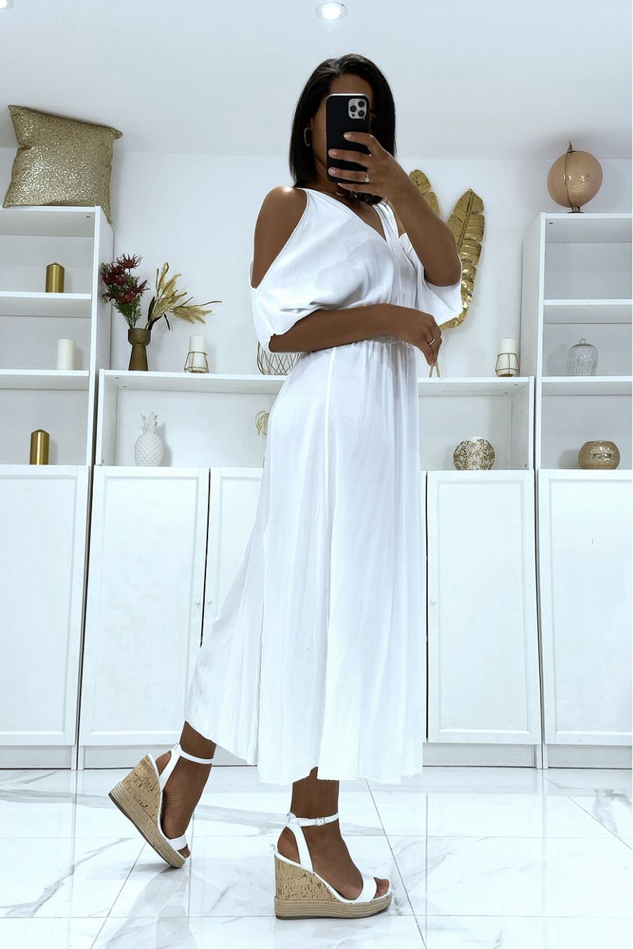 Longue robe blanche col V à bretelles  - 3
