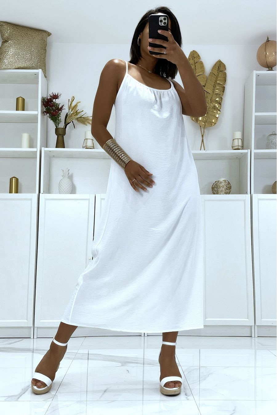 Long flared white dress with straps - 1