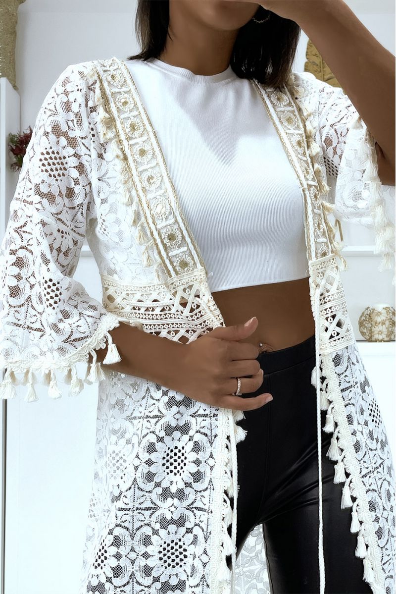 Long kimono blanc et beige entièrement en crochet avec ceinture cordon - 1