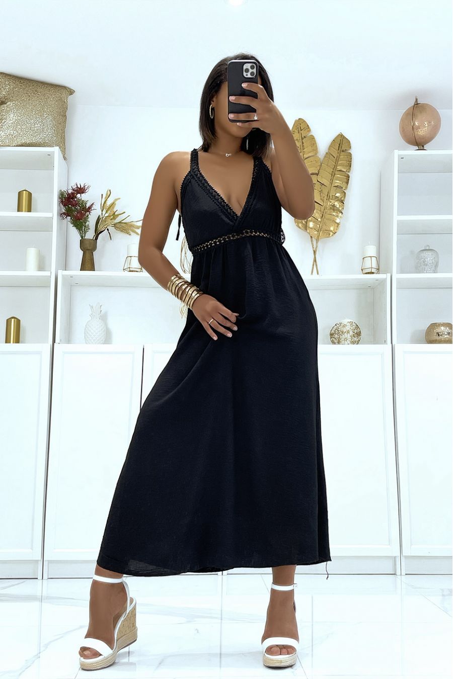 Longue robe noire à bretelle avec dentelle croisé - 2