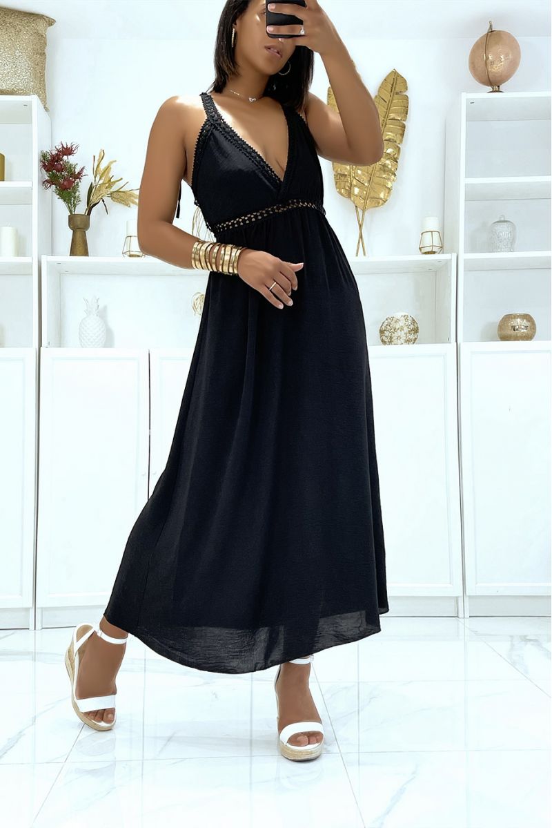 Longue robe noire à bretelle avec dentelle croisé - 3