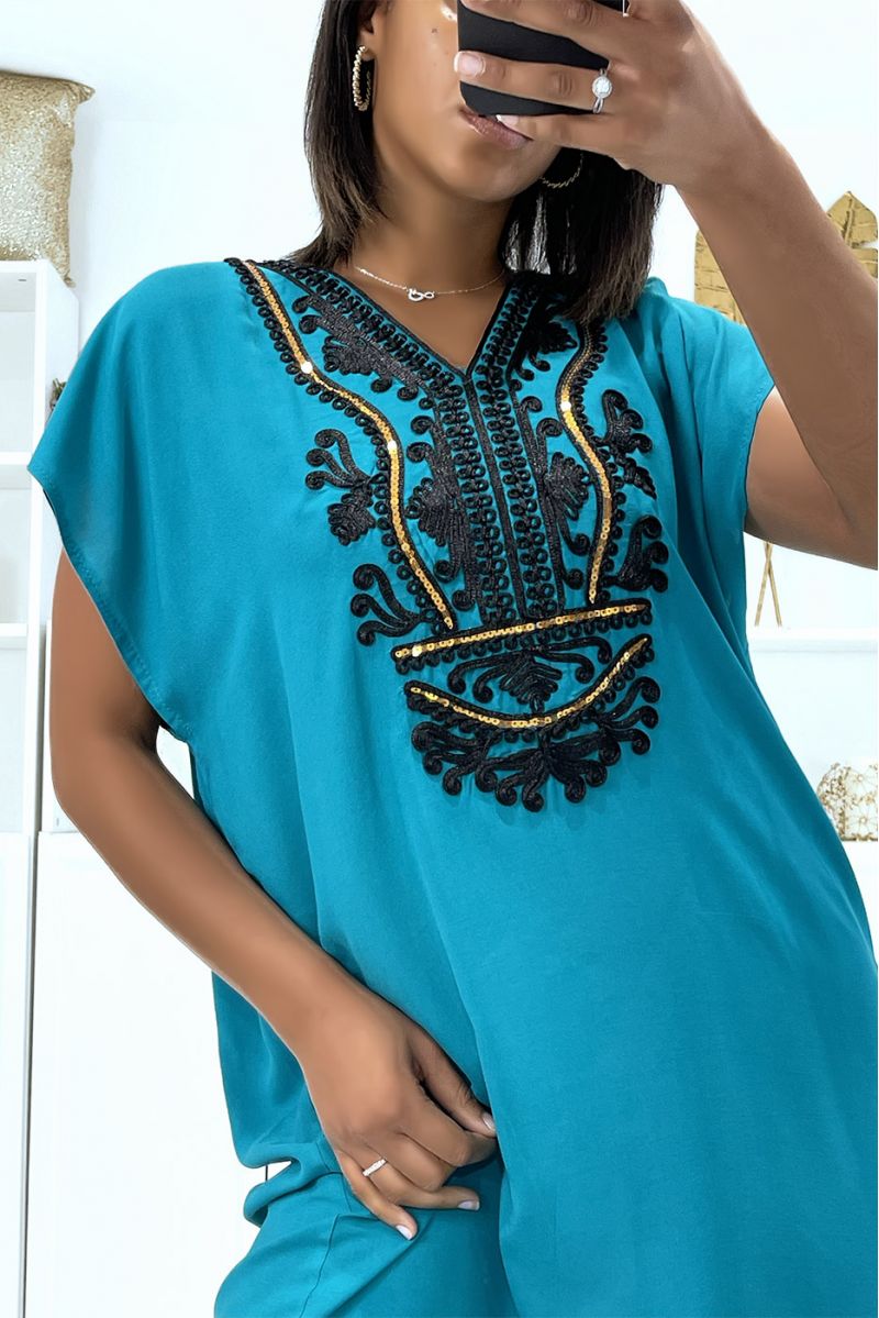 Robe djellaba vert d'eau très légère à porter avec jolie broderie et sequins - 3