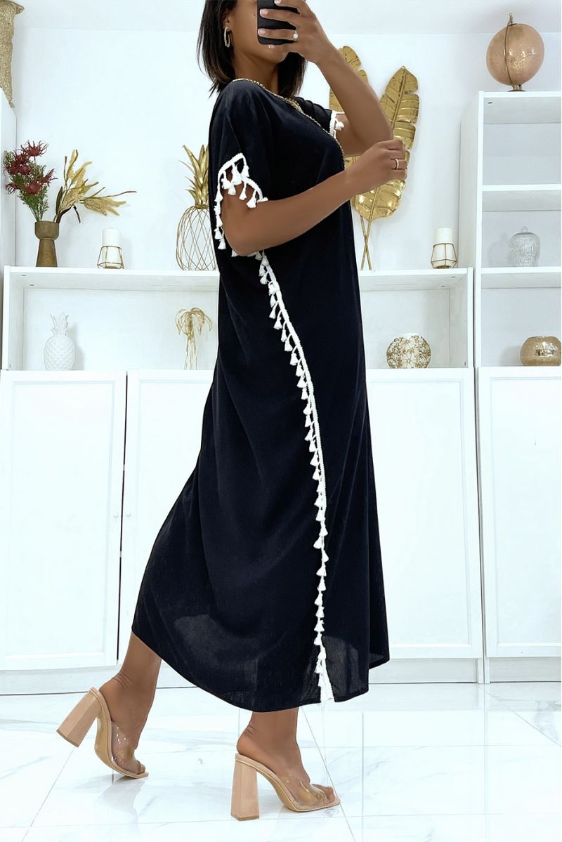 Robe djellaba noire très légère à porter avec jolie broderie et pompons sur les côtés - 3