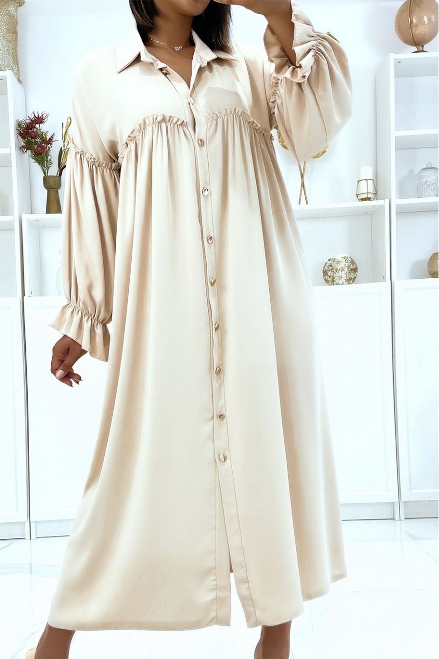 Beige satin dress with button and puff sleeves - 2