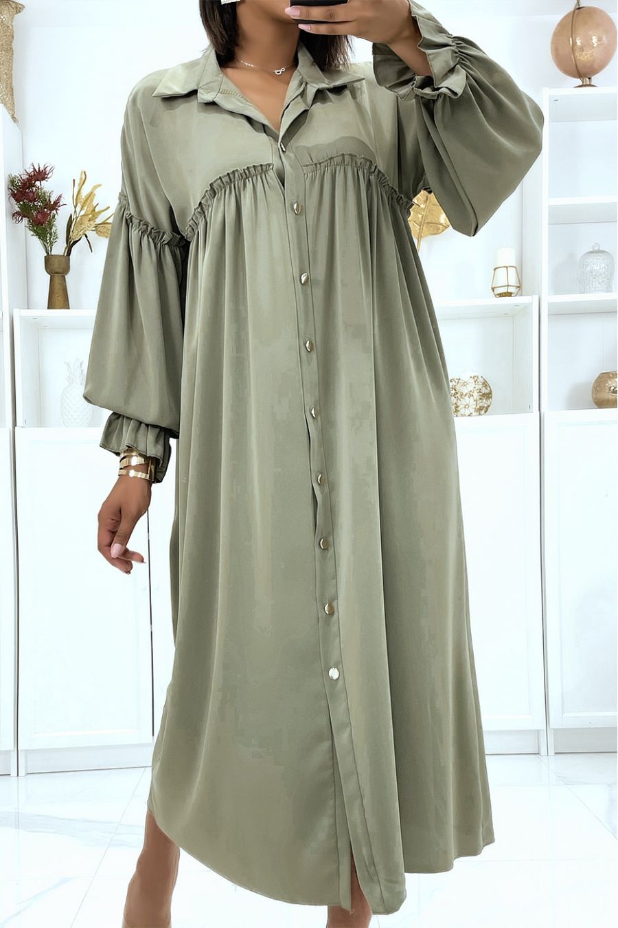 Khaki satin dress with button and puff sleeves - 4