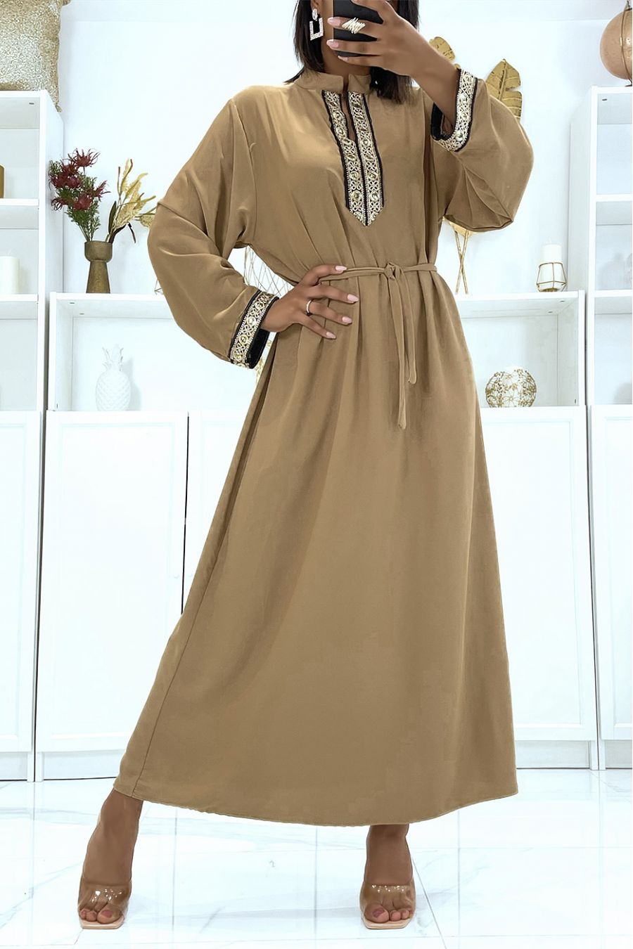 Camel satin dress with gold embroidery and mao collar - 2