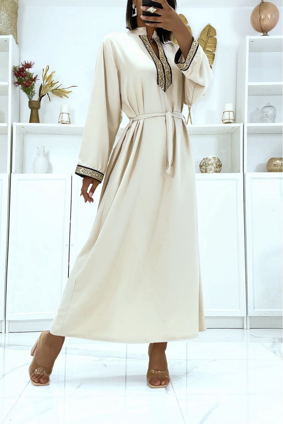 Ecru satin dress with golden embroidery and mandarin collar - 2