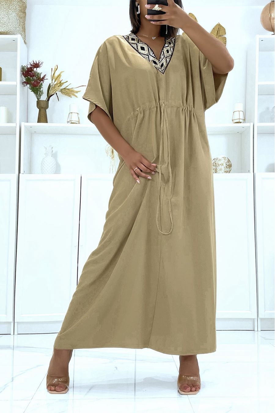 RoCR camel satinée à cordon réglable et col v à sequin - 3