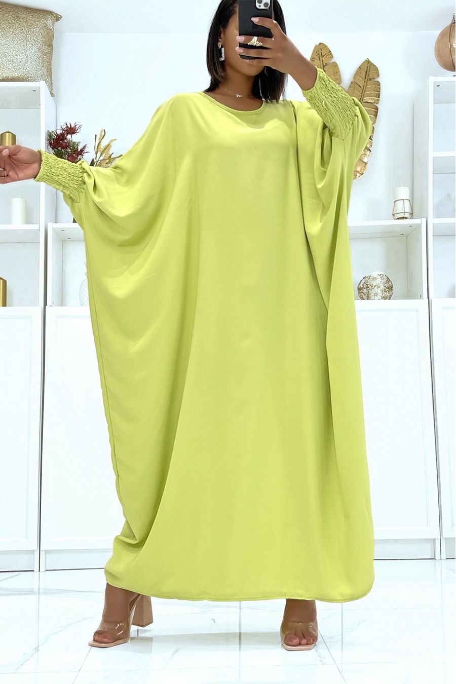 Oversized anijsgroene satijnen jurk met vleermuismouwen strak aan de voorkant - 4