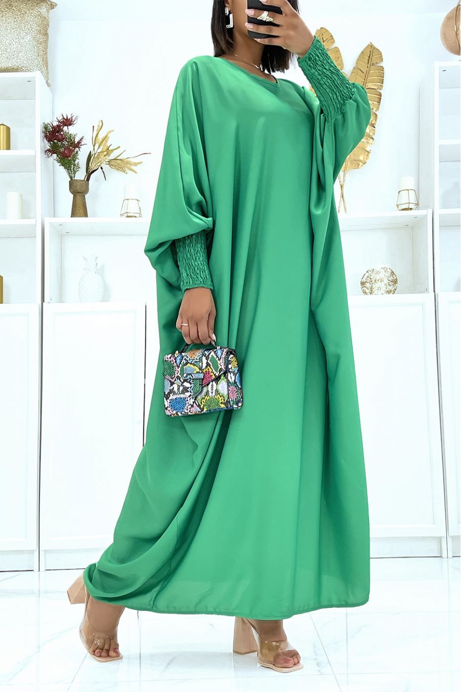 Oversized satin green dress with batwing sleeves tightened at the front - 3