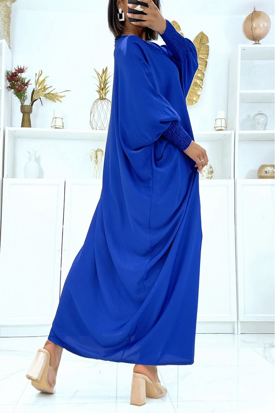 Robe royale satinée oversize à manches chauve souris resserré à l'avant - 6