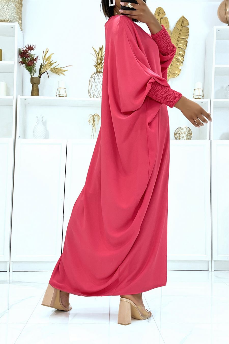 Robe fuchsia satinée oversize à manches chauve souris resserré à l'avant - 2