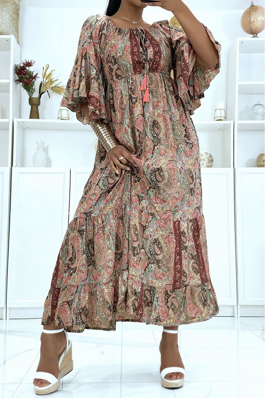 Sublime robe en soie manche volante avec joli motif marron  - 2
