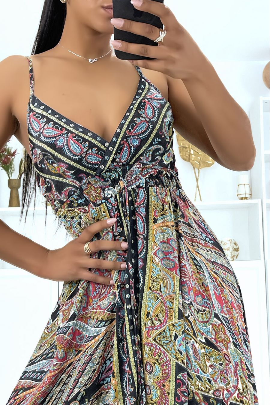 Sublime robe en soie à bretelle avec joli motif noir - 5