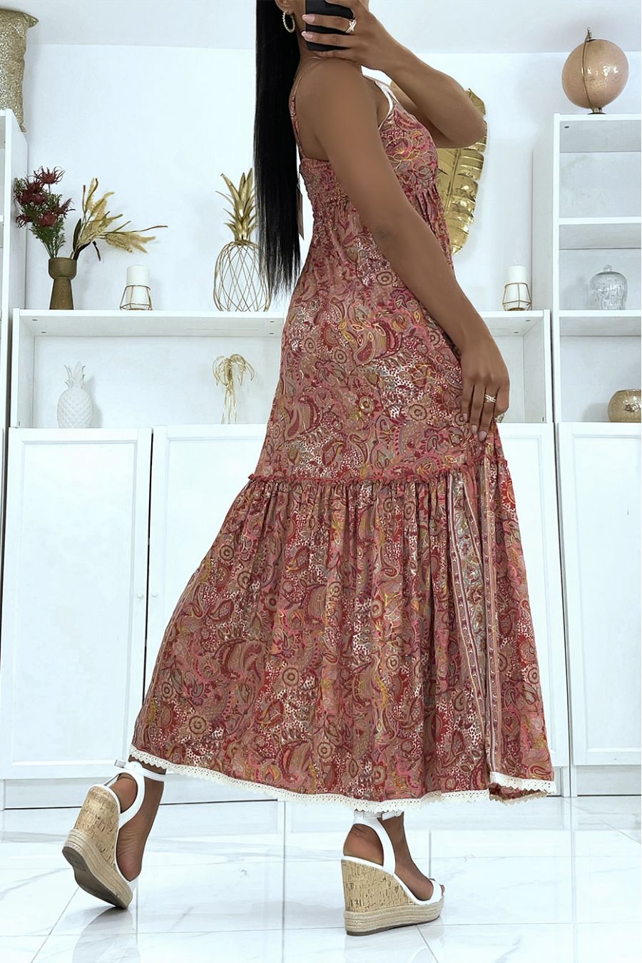 Sublime robe en soie à bretelle avec joli motif fuchsia  - 3