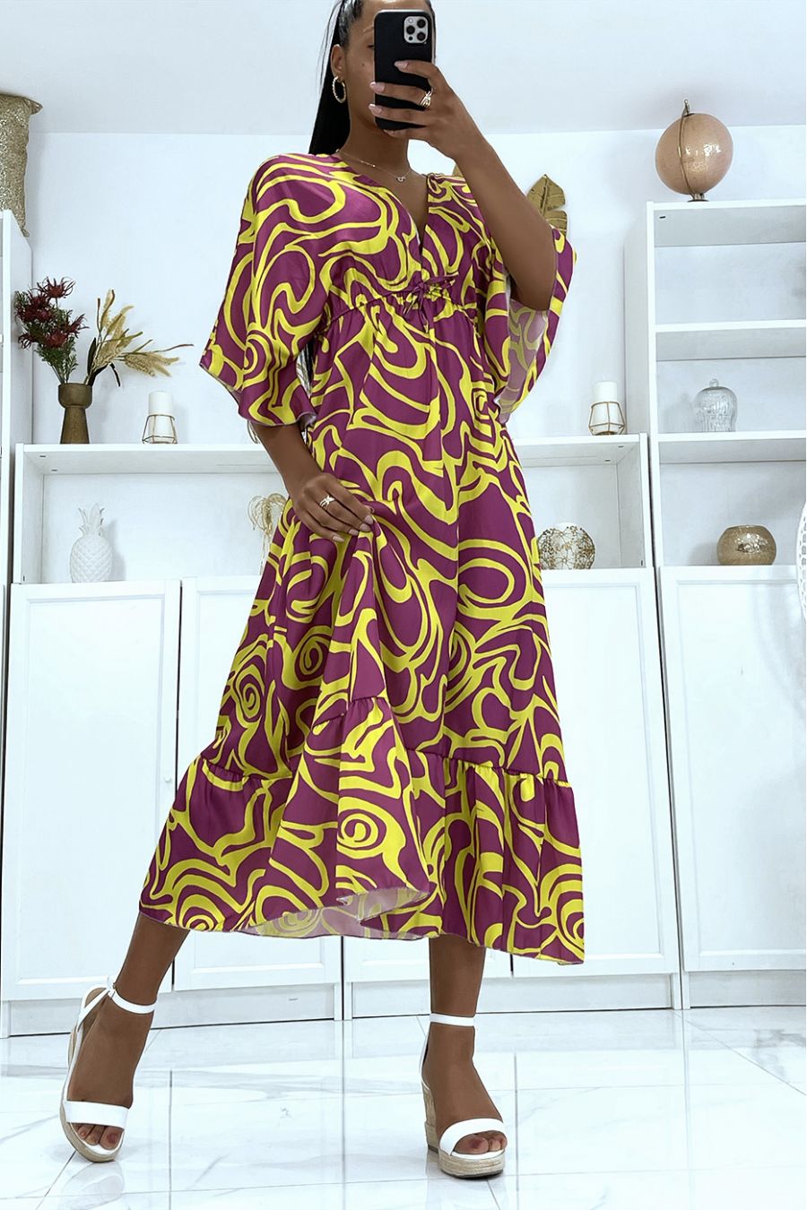 Longue robe kimono motif lilas et moutarde avec volant  - 2