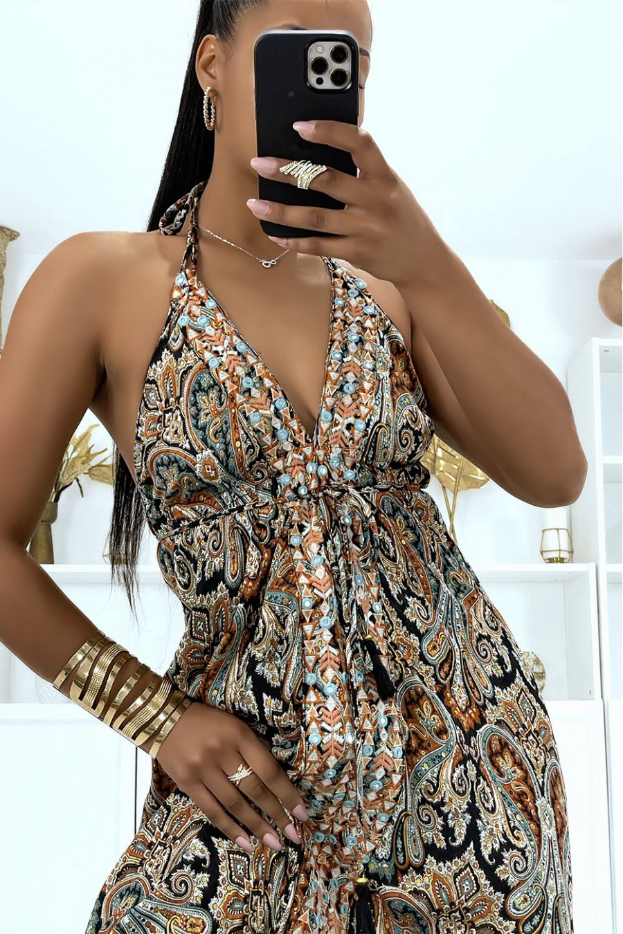 Robe longue noire à imprimée orientaux col V et bretelles qui se noue au cou - 4