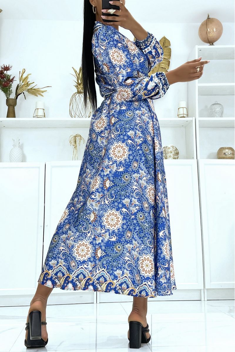 Long blue satin dress with long sleeves and trendy patterns, belted at the waist - 4