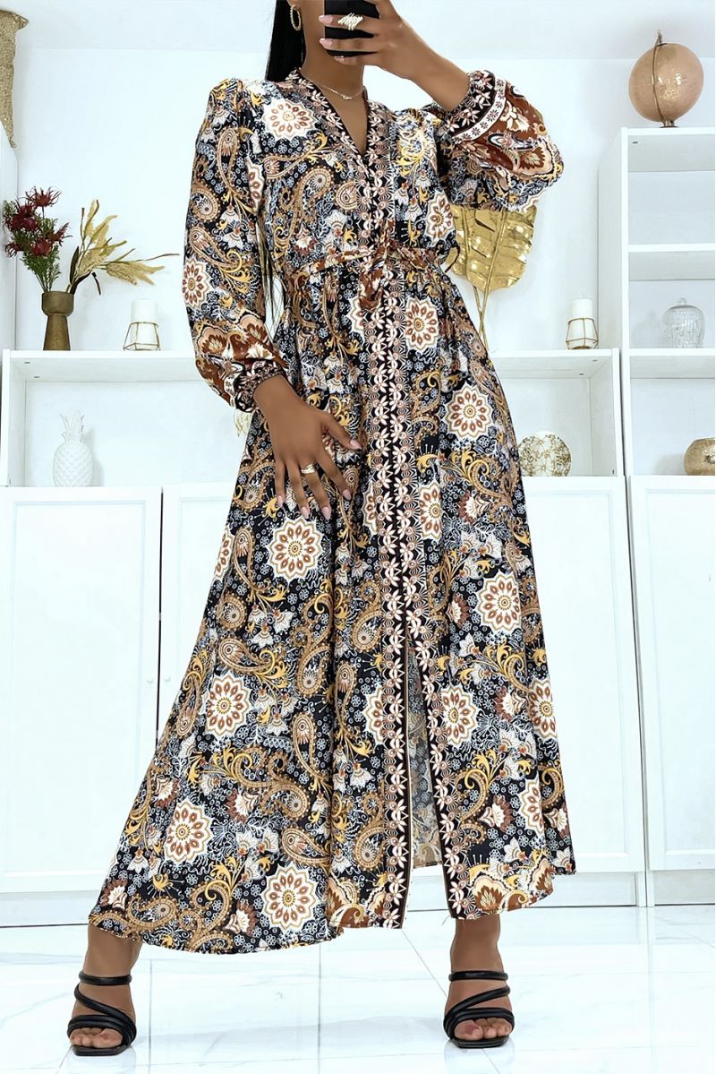 Robe longue satinée noire à manches longues et motifs tendances ceinturée à la taille  - 1