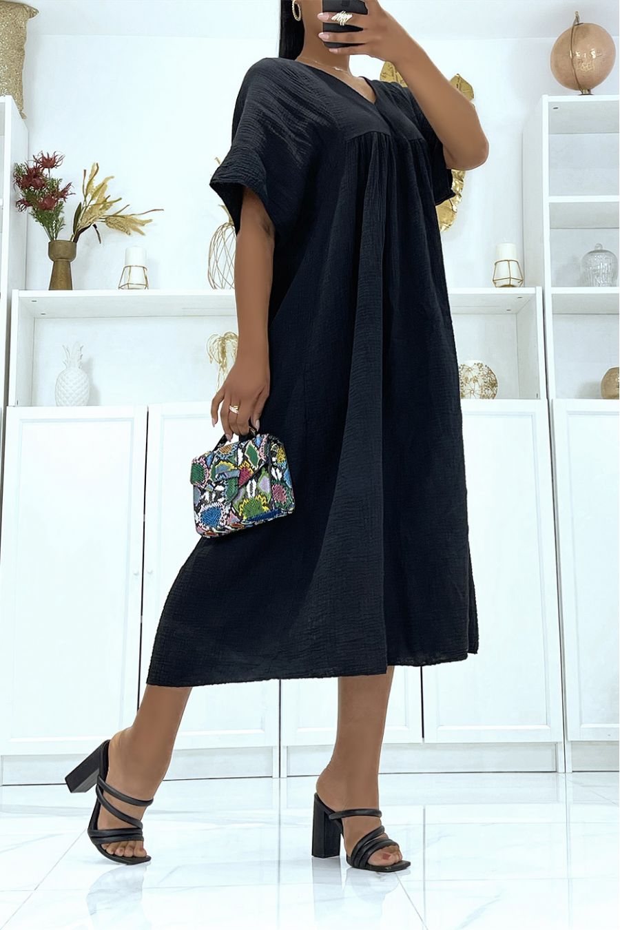 Zwarte oversized lange jurk met halve mouwen en V-hals - 3