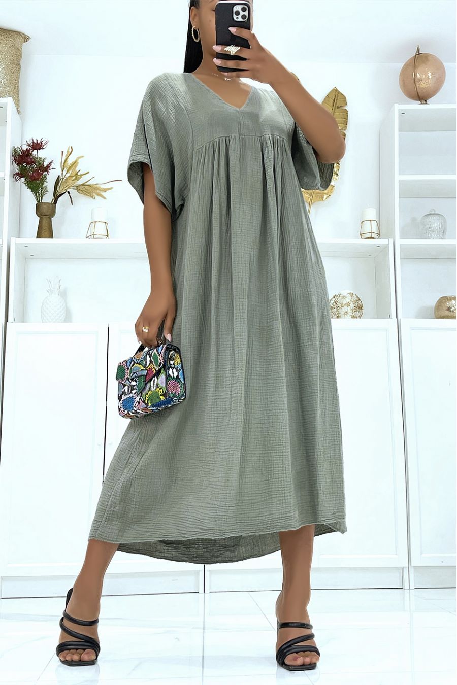 Robe longue oversize kaki à manches mi-longues et col V  - 1