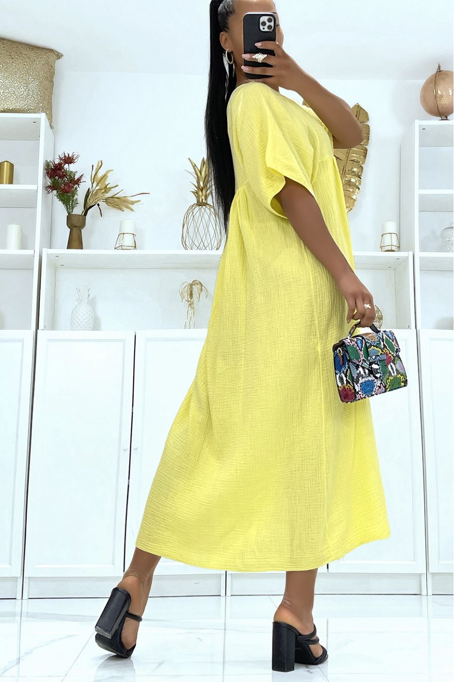 Robe longue oversize jaune à manches mi-longues et col V - 4